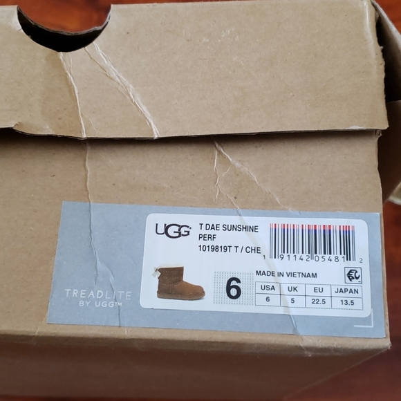 Uggs shoes - Picture 3 of 3